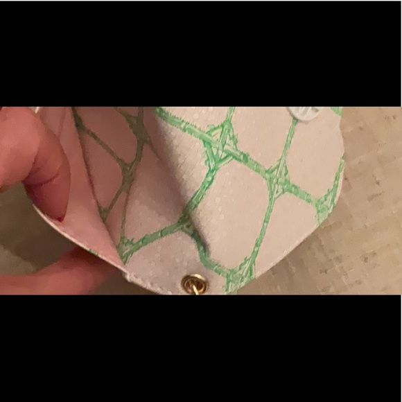 Lilly Pulitzer White and Green Card Holder with Pearl Chain, Key Holder - Picture 8 of 9